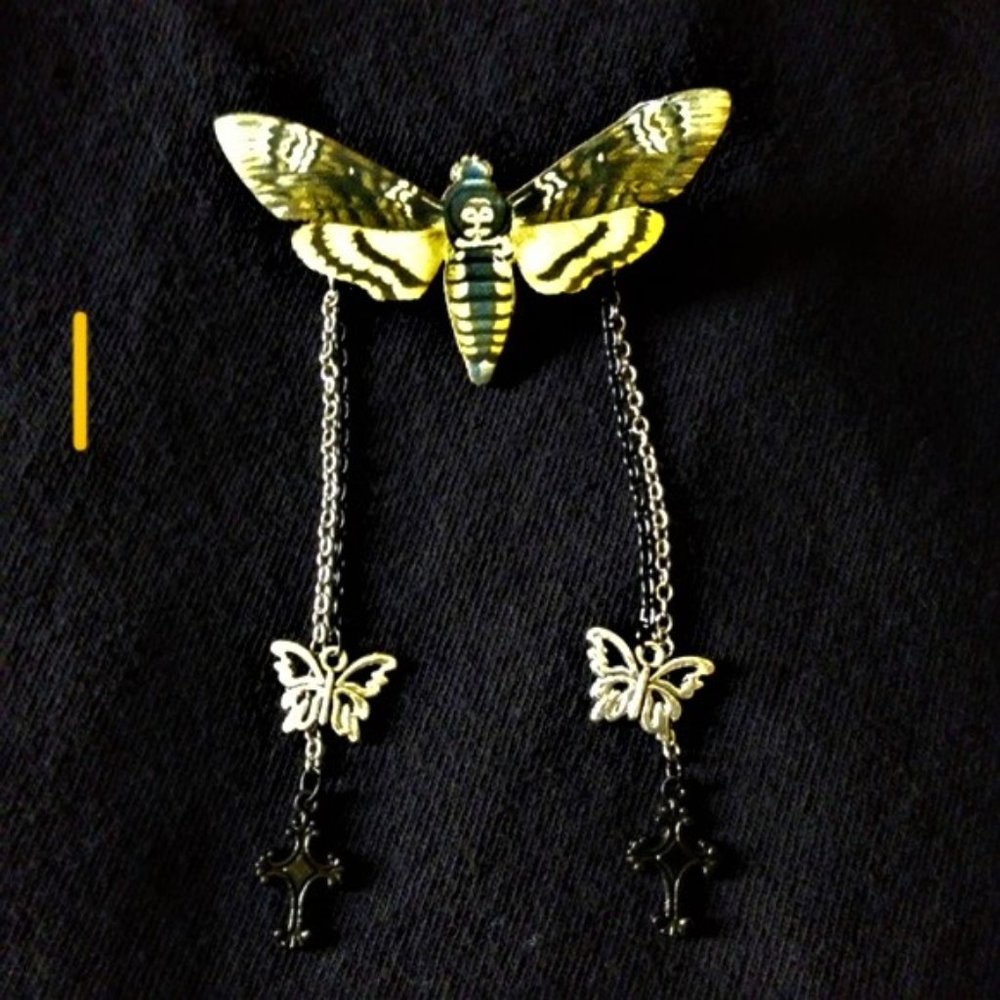 NWT, SET OF 2 HANDCRAFTED GOTHIC BARRETTES.